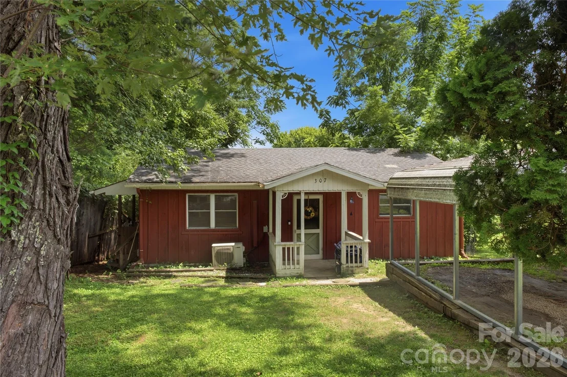 Photo of 307 Beverly Avenue