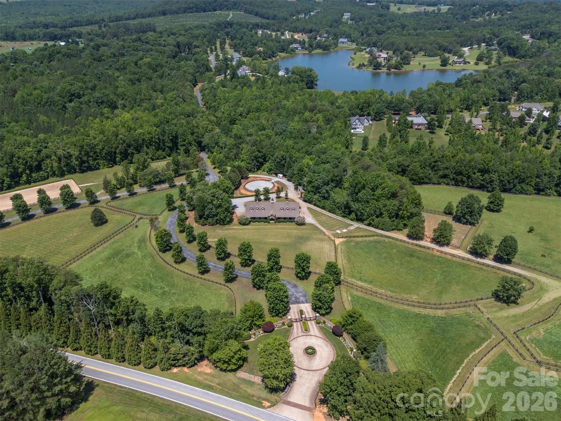 Photo of 398 Mapleton Lane