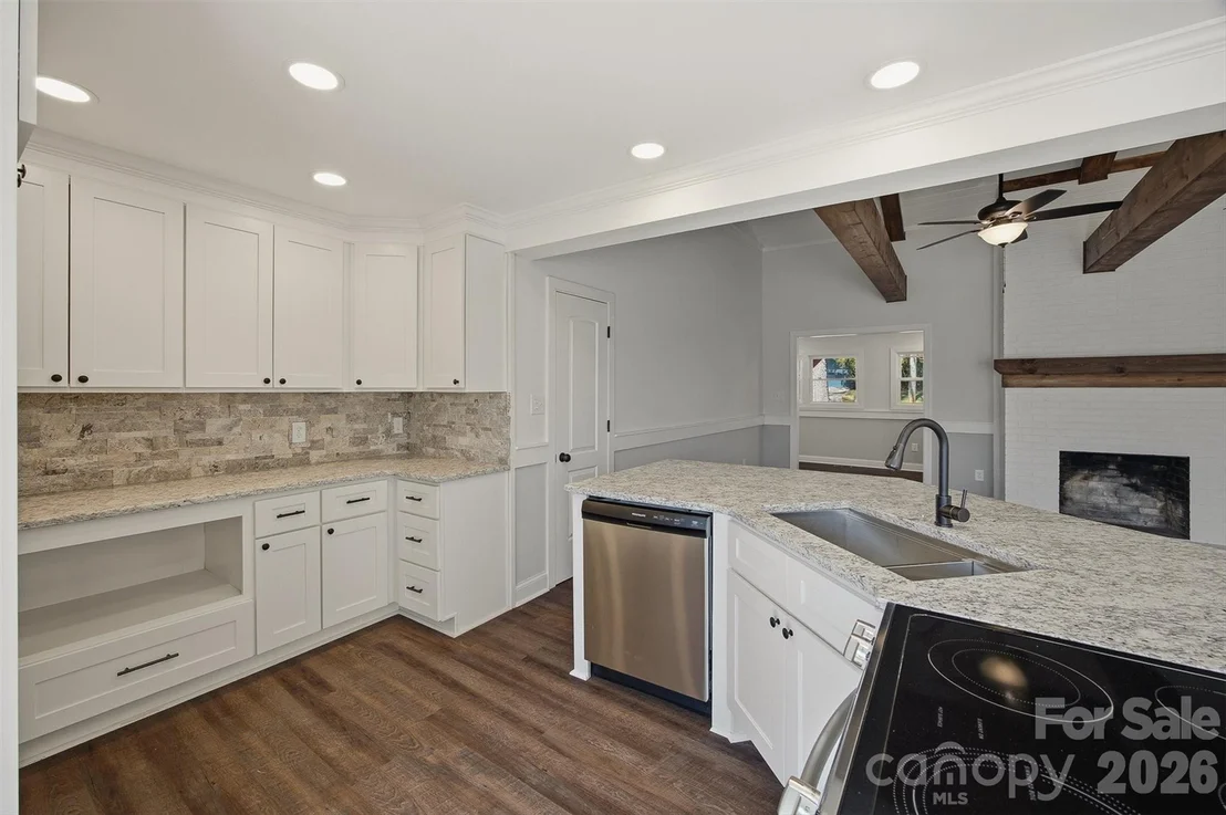 Photo of 223 W Park Drive