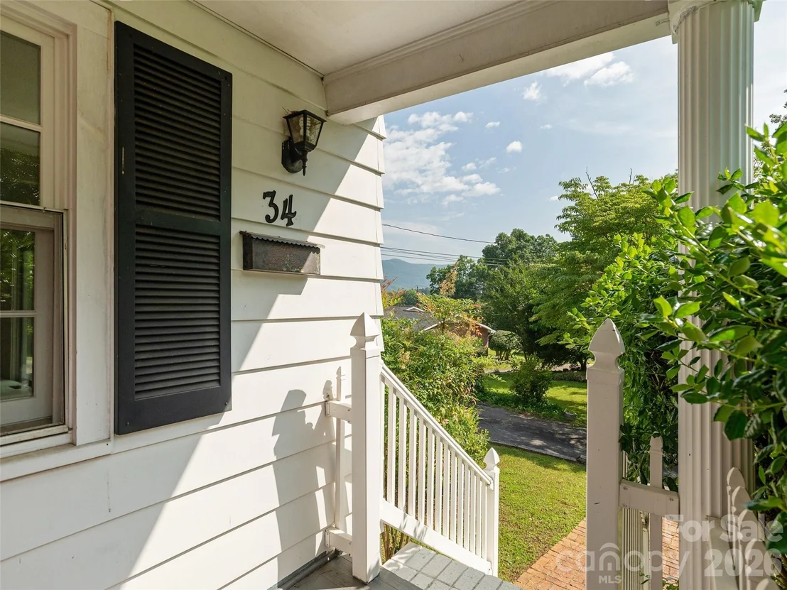 Photo of 34 Lockhart Road