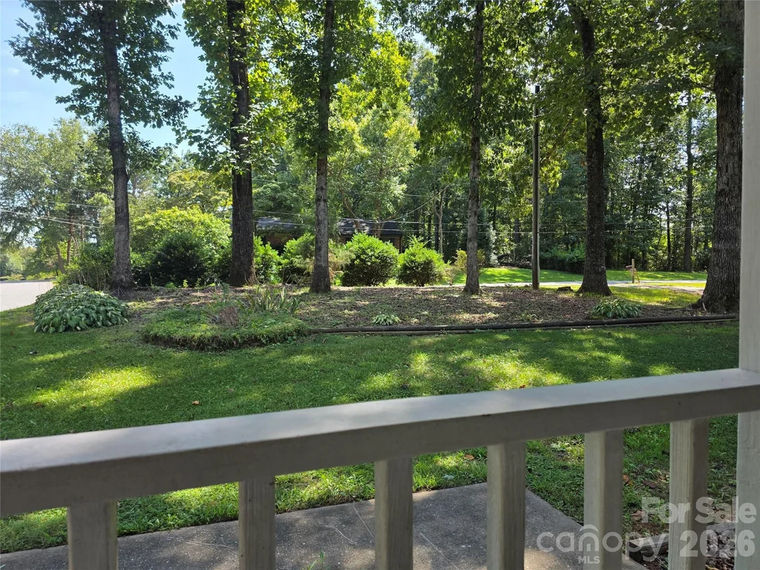 Photo of 1190 Landsdowne Drive