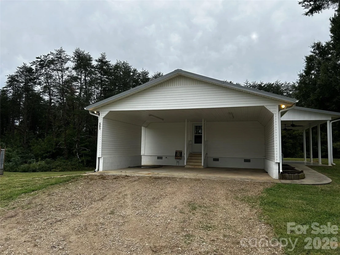 Photo of 581 Sutton Spring Road