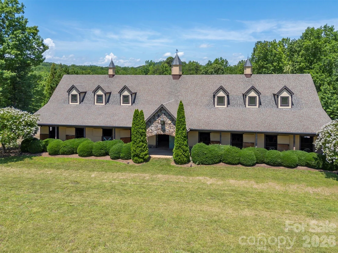 Photo of 398 Mapleton Lane