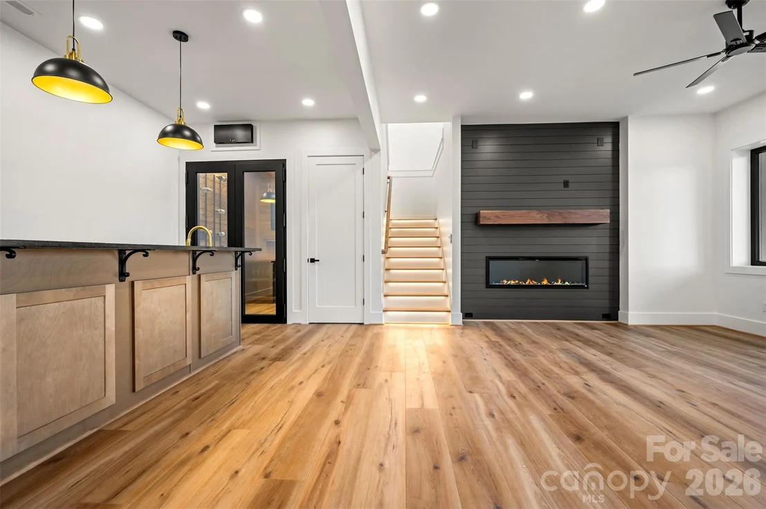 Photo of 438 Mapleton Lane