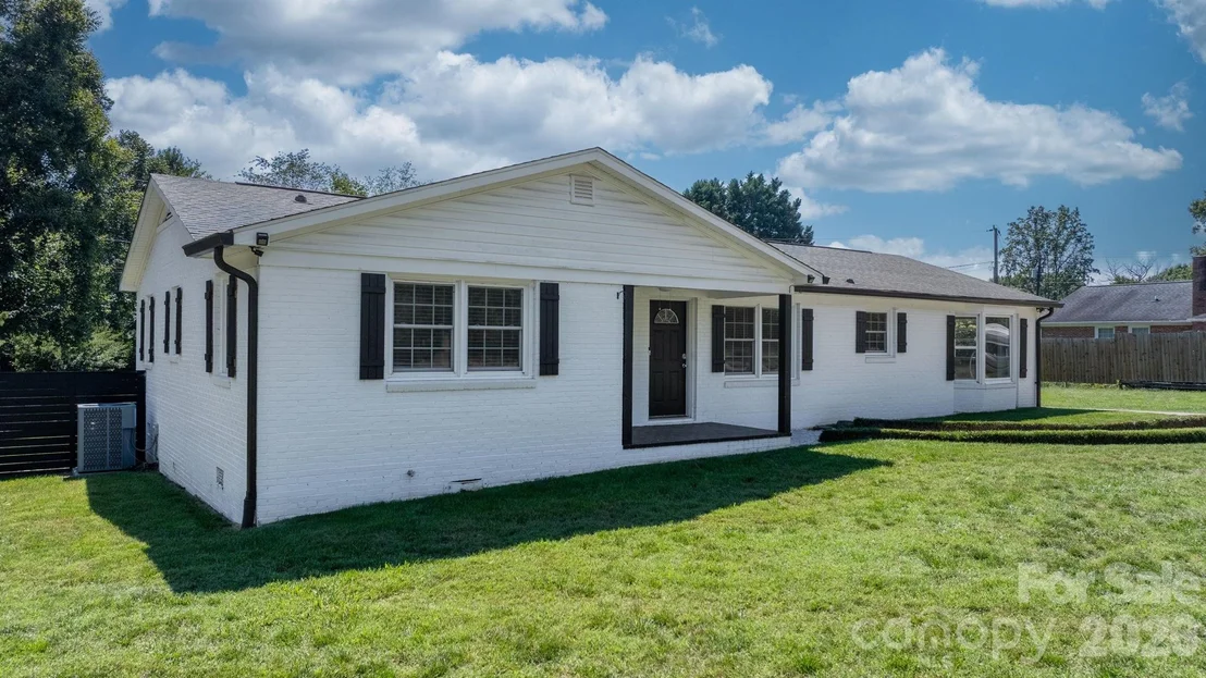 Photo of 5795 Valley Field Road