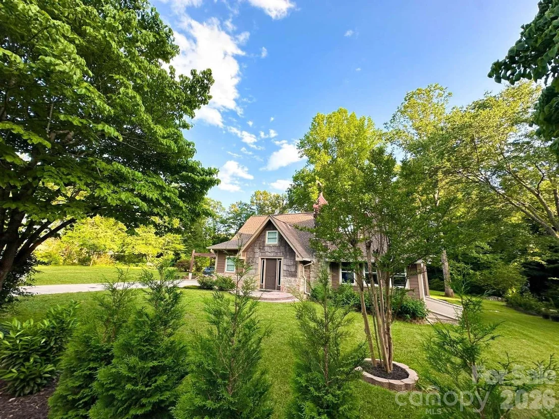 Photo of 141 Carnegie Road