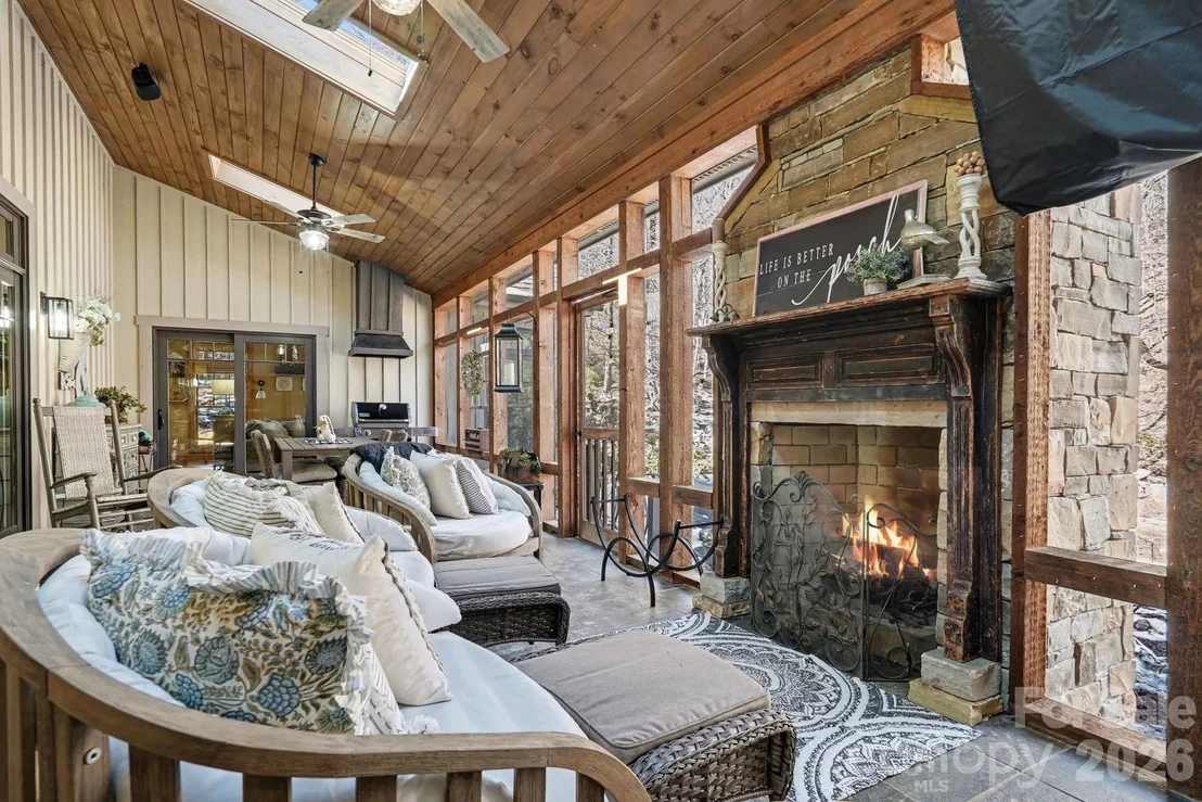Photo of 2554 Deep Gap Farm Road