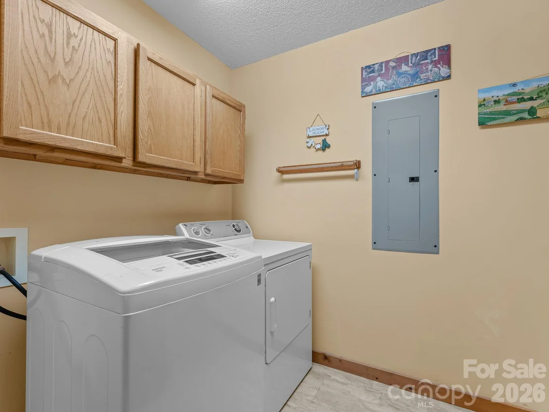 Photo of 620 Thunder Road