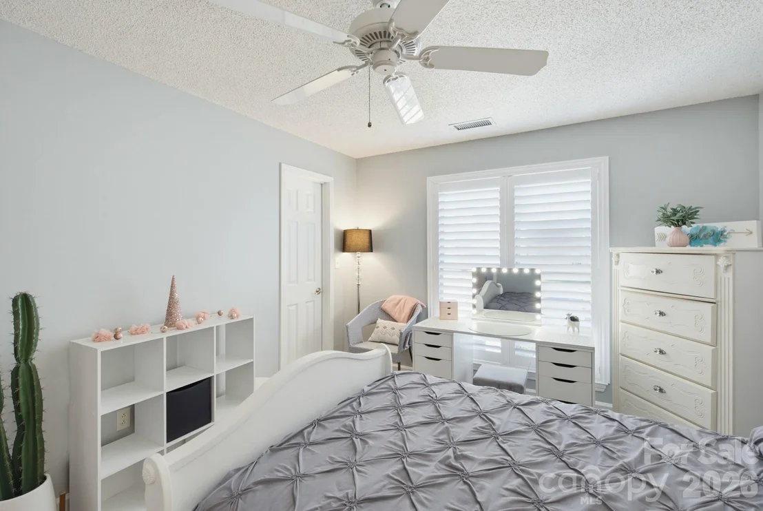 Photo of 1338 Torrence Circle
