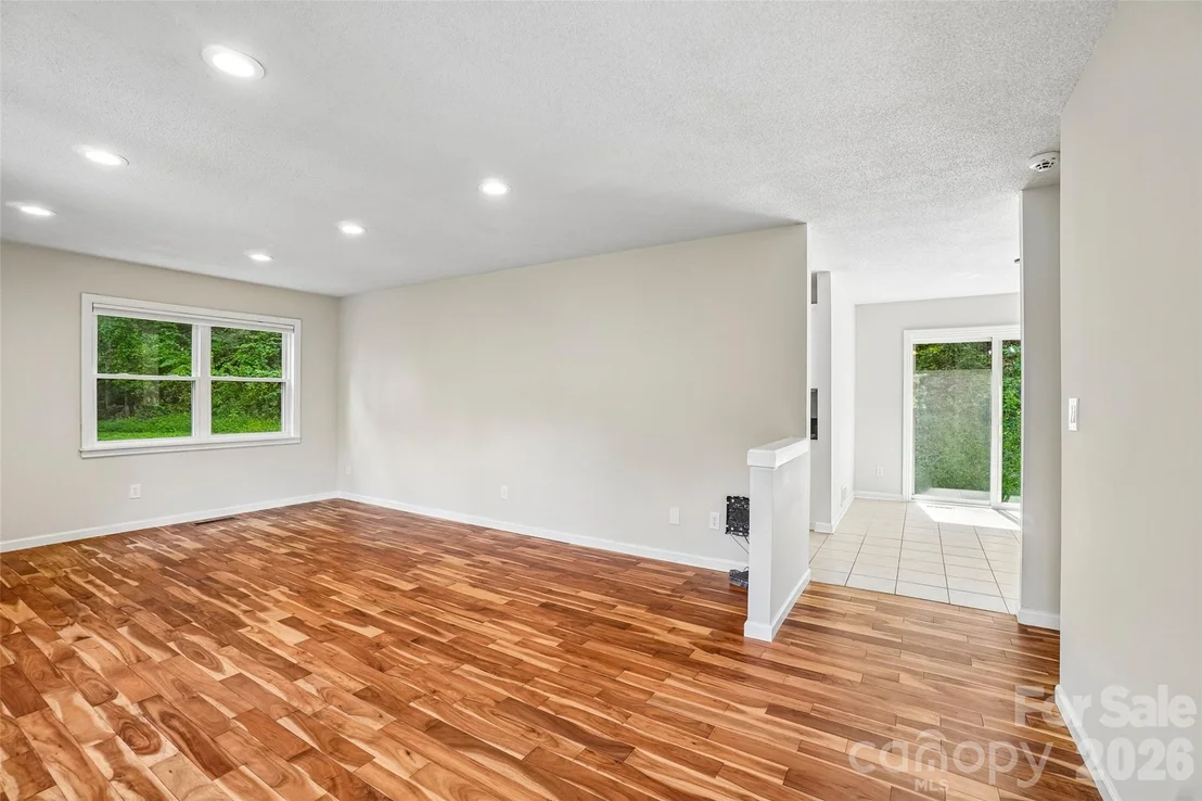 Photo of 19 Jupiter Heights