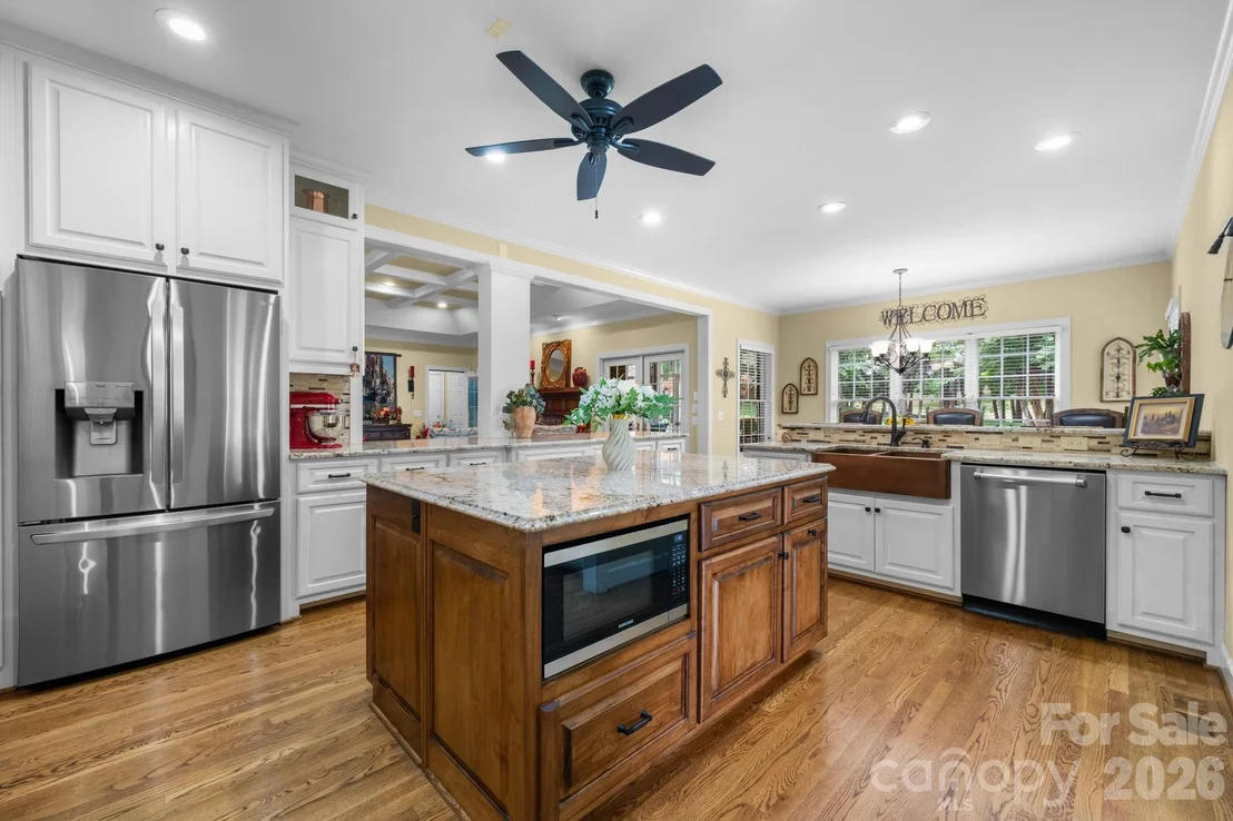 Photo of 3740 Pinecrest Drive NE
