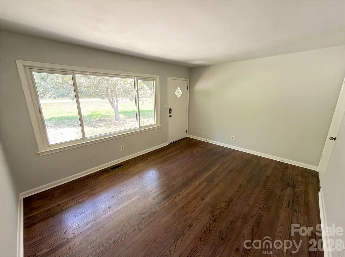 Photo of 2155 Airdale Road