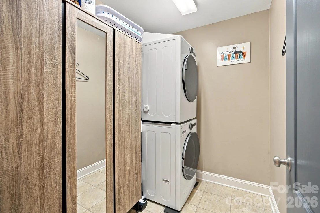 Photo of 1463 Brookstone Drive