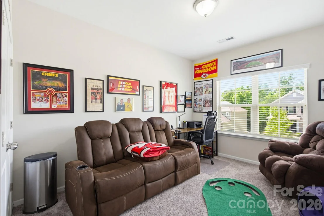 Photo of 840 Oak Manor Drive SE