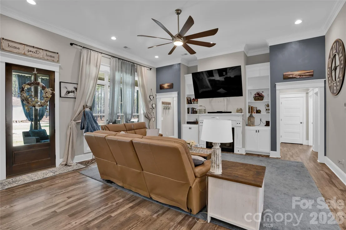 Photo of 2138 Lockhart Road