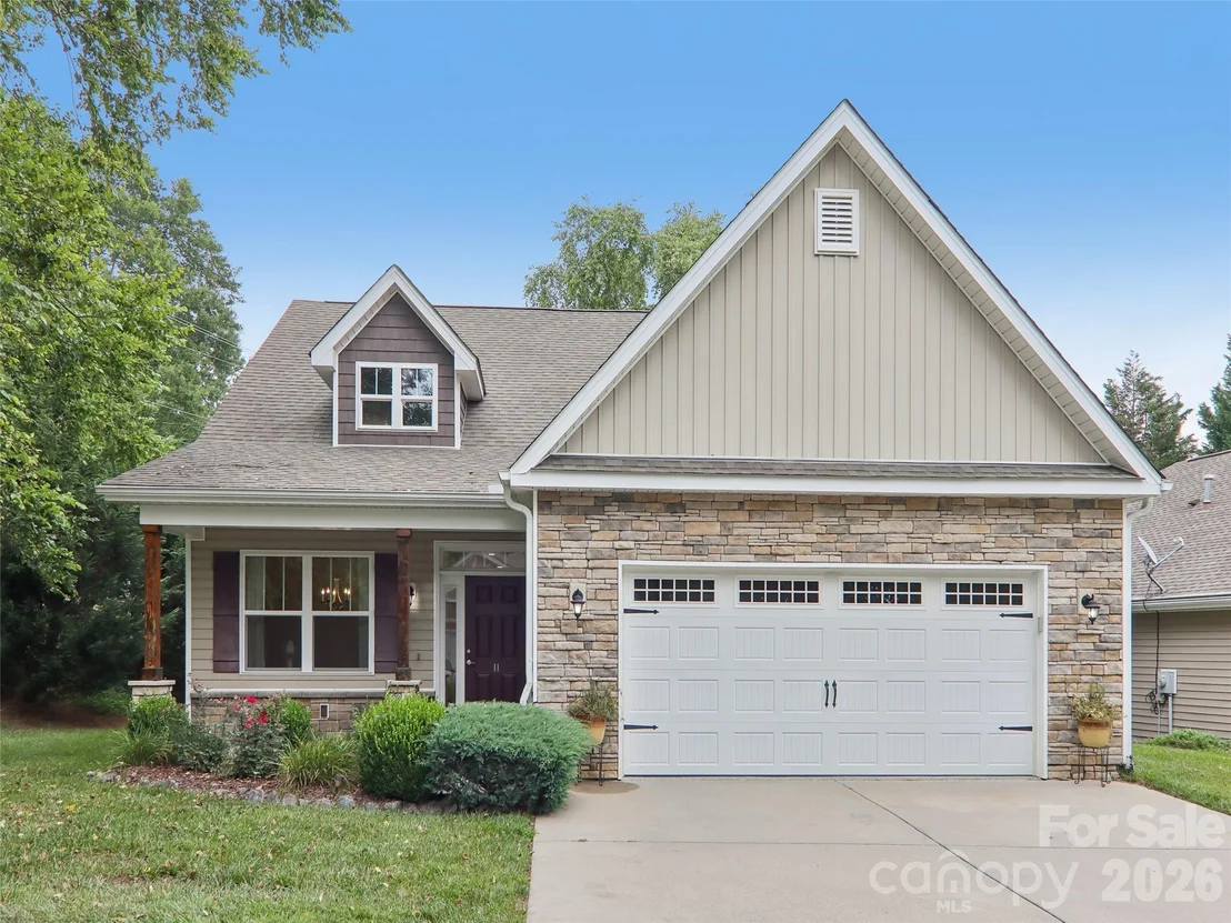 Photo of 11 Eagle Pointe Way