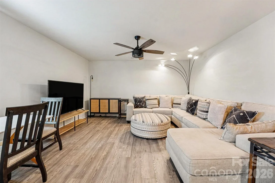 Photo of 2509 Trollinger Drive