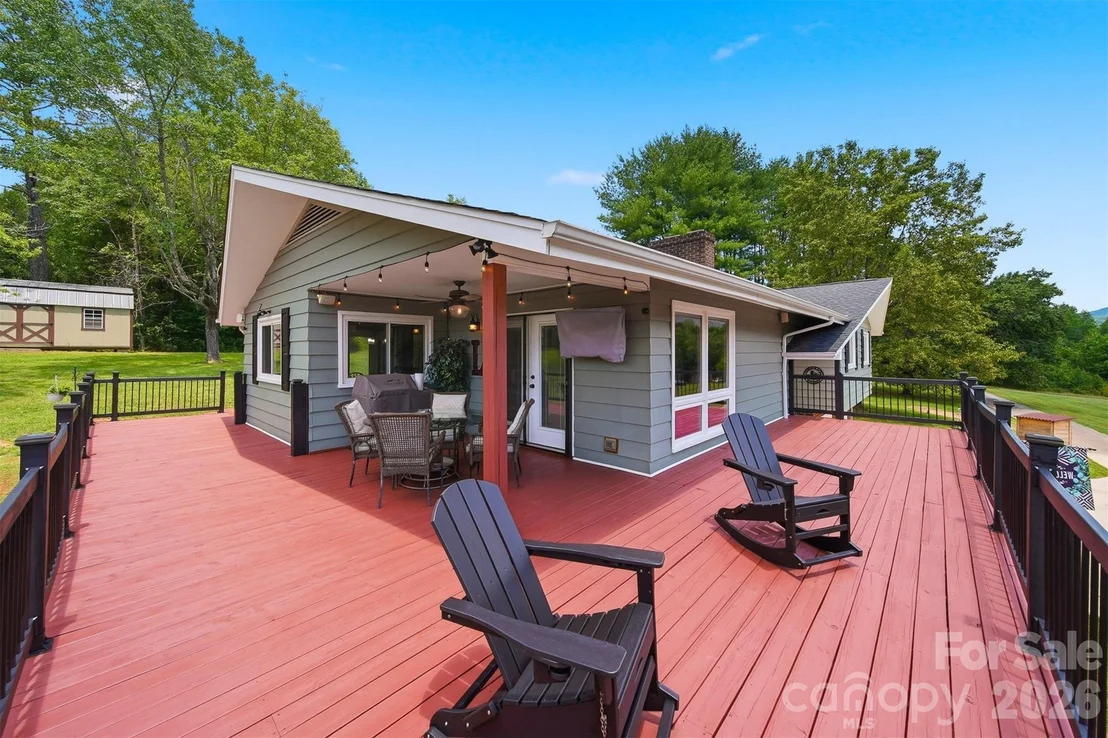 Photo of 2411 Robertson Lane