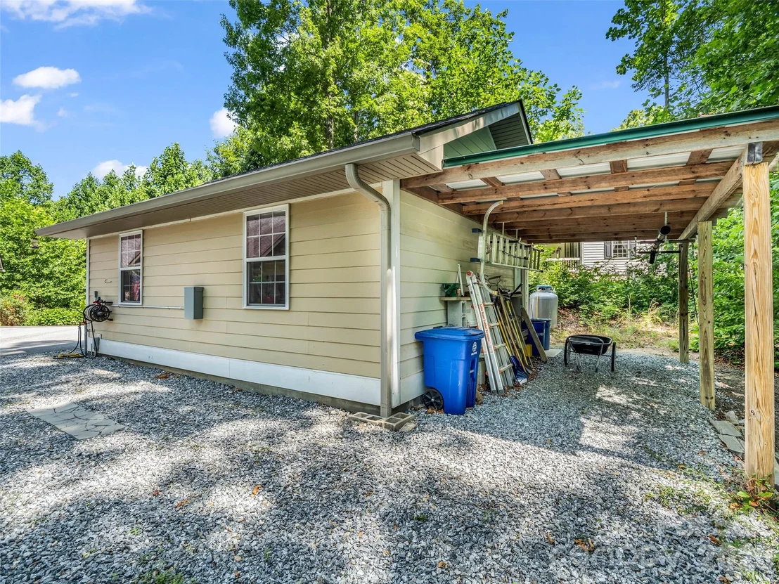Photo of 930 Big Raven Lane