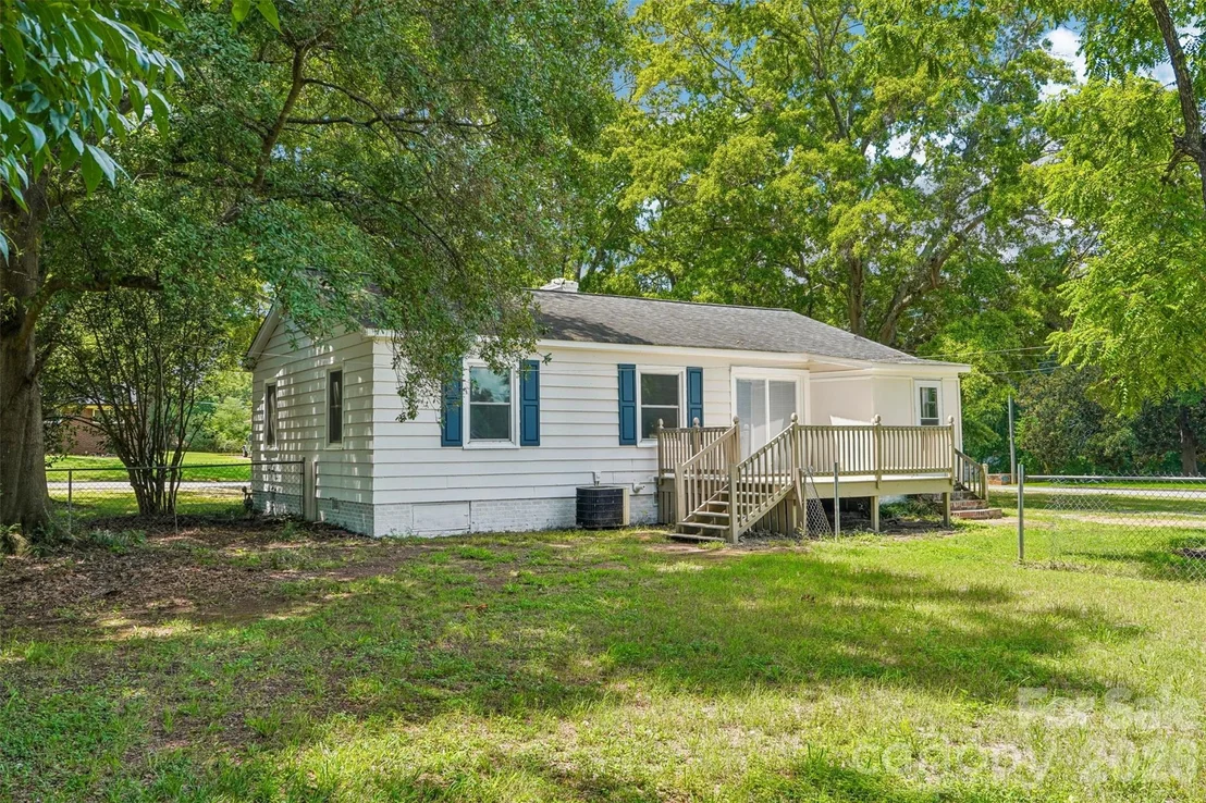 Photo of 808 Lowery Street