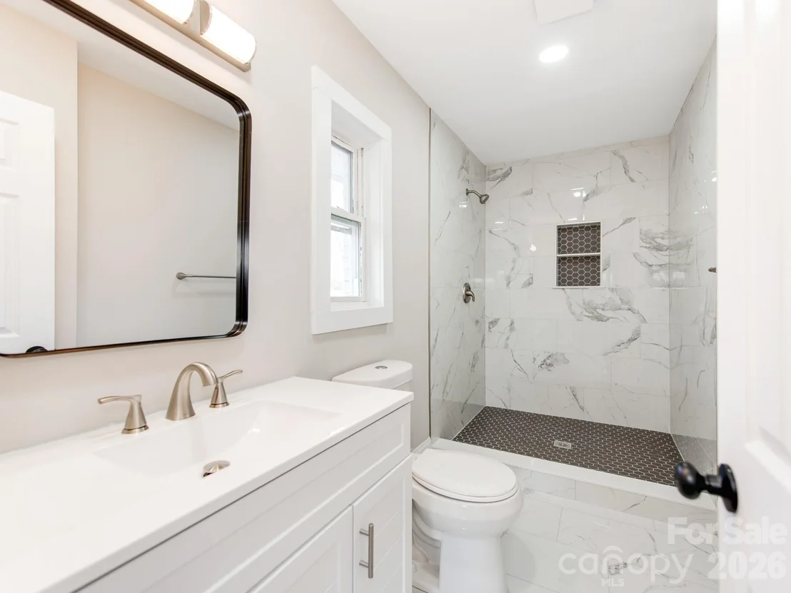 Photo of 2025 Birchcrest Drive