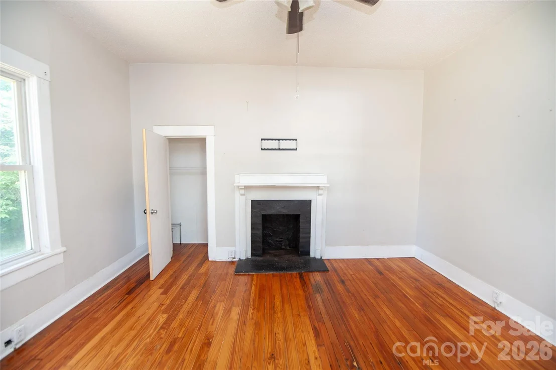 Photo of 128 Fleming Avenue