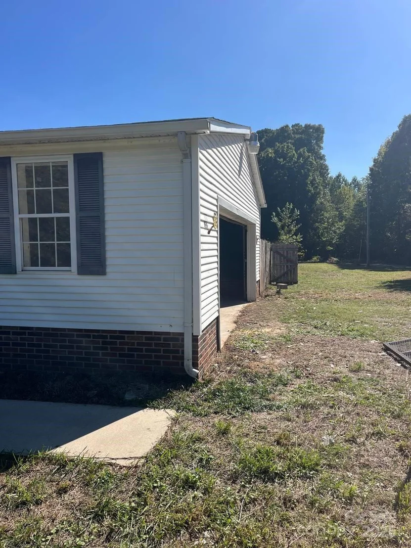 Photo of 155 Blevins Lane