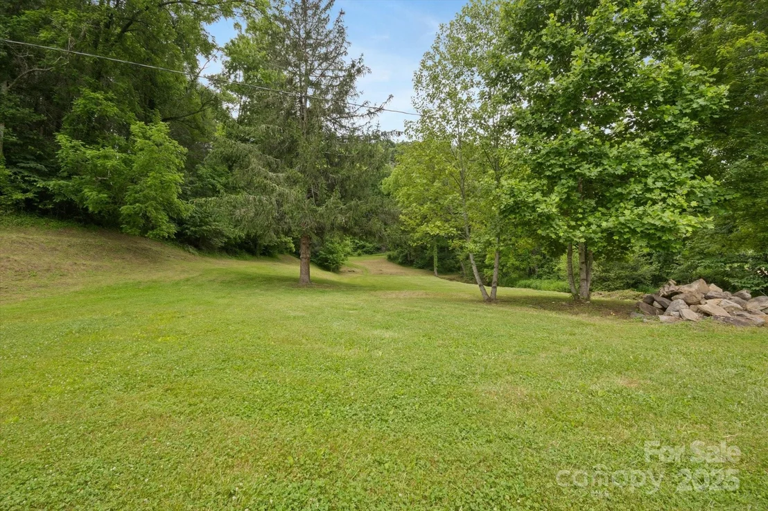 Photo of 942 Paint Fork Road