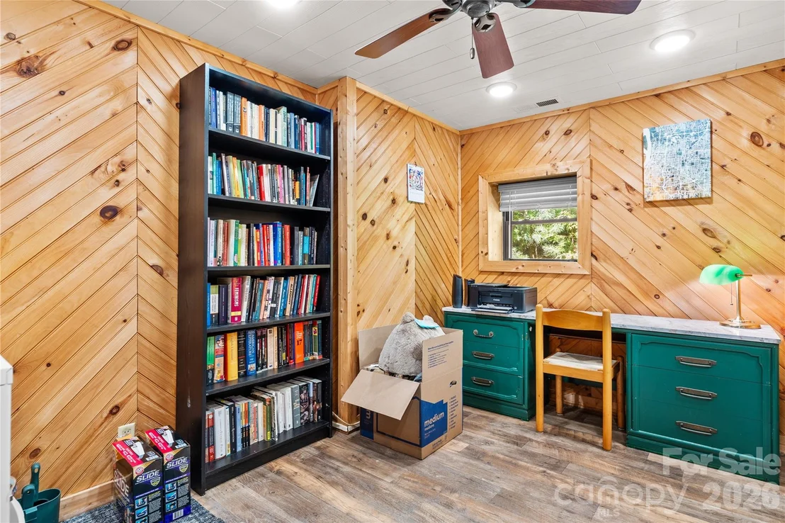 Photo of 180 Longview Road