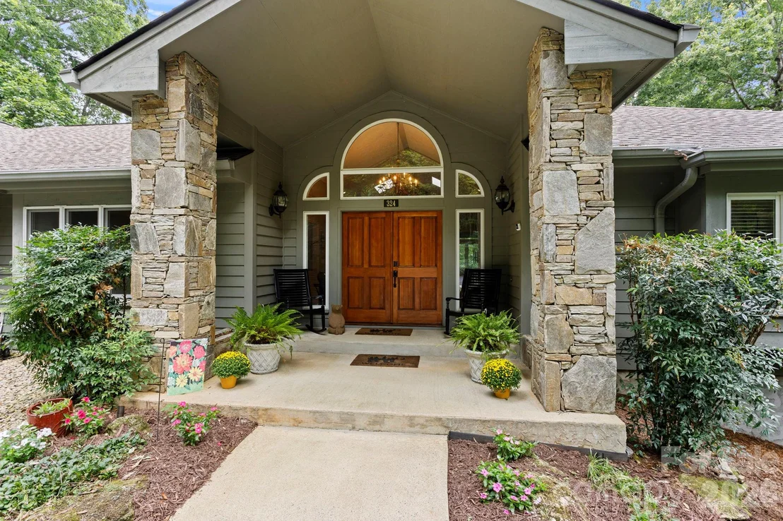 Photo of 324 Kenmure Drive