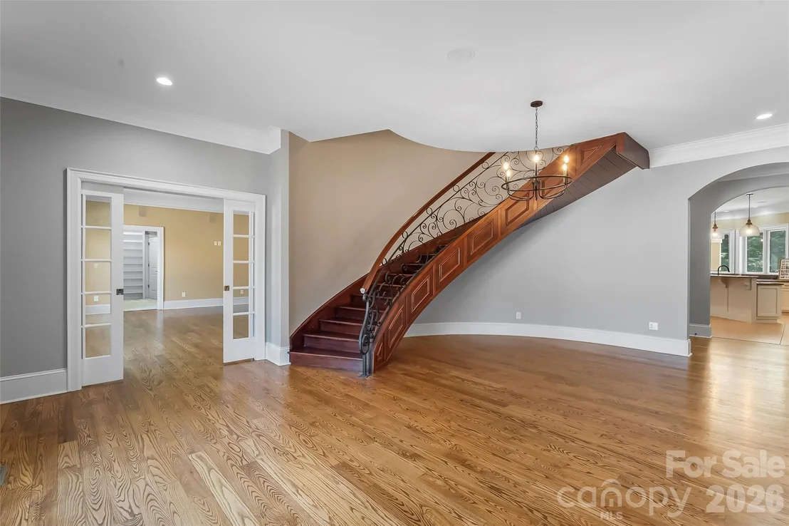 Photo of 1090 Pearidge Road