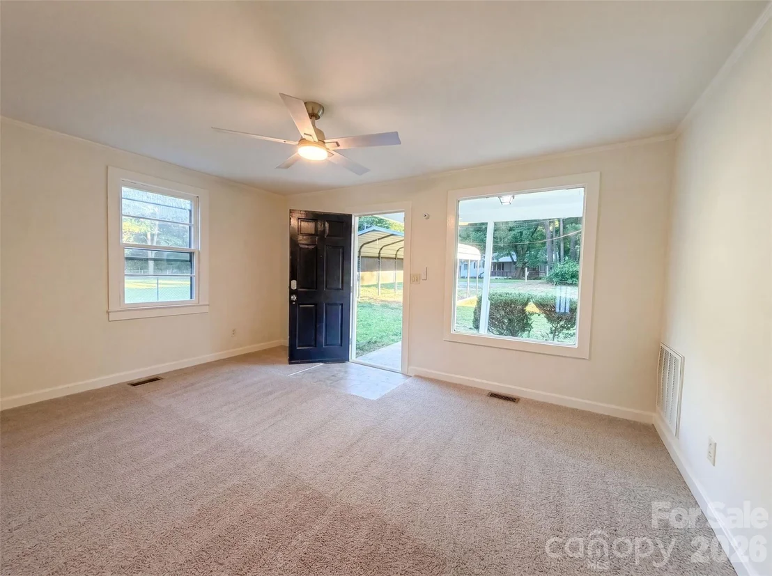 Photo of 1413 Westside Drive