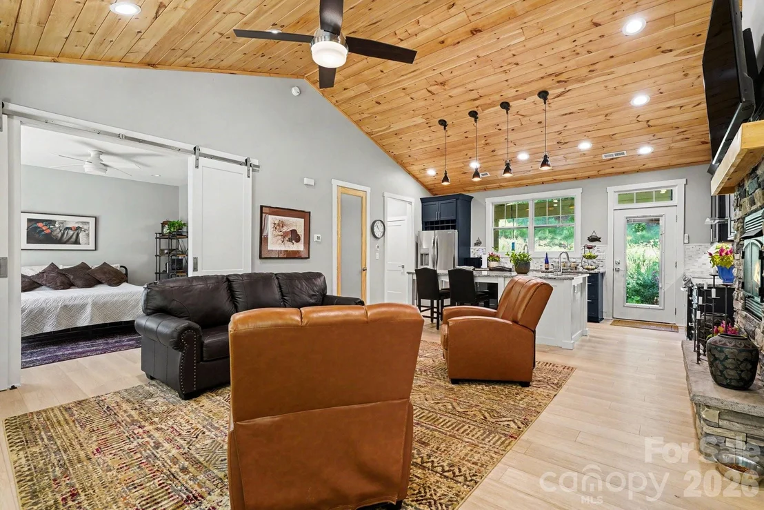 Photo of 1241 Hayes Road