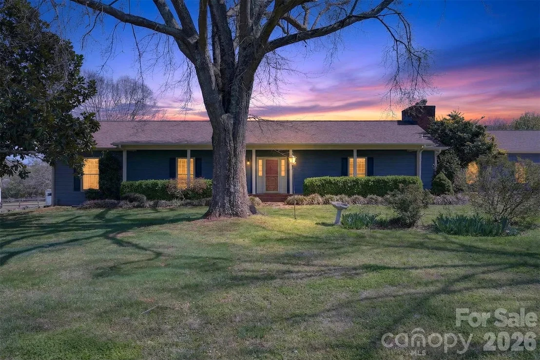 Photo of 341 Ridings Road