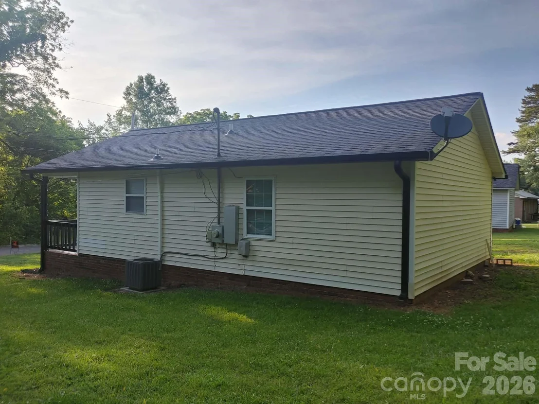 Photo of 702 Harmon Road