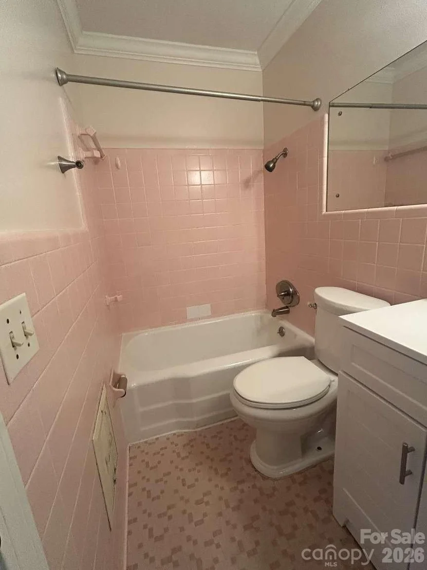 Photo of 1225 Pinebrook Circle