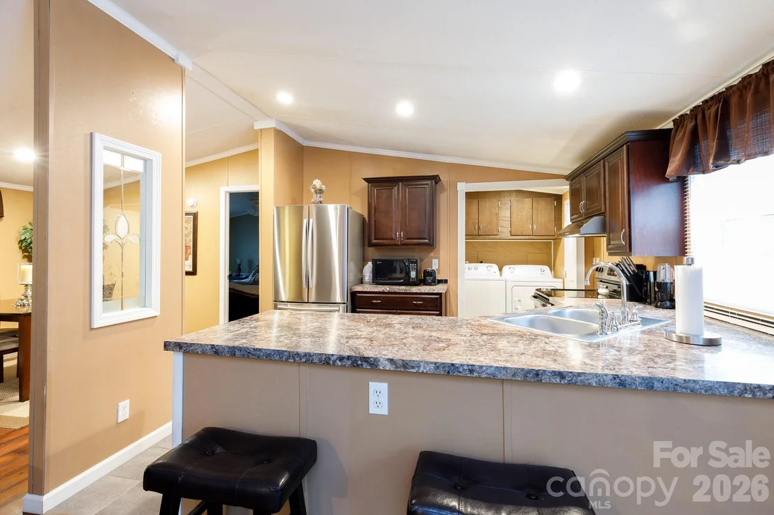 Photo of 652 Sutton Spring Road