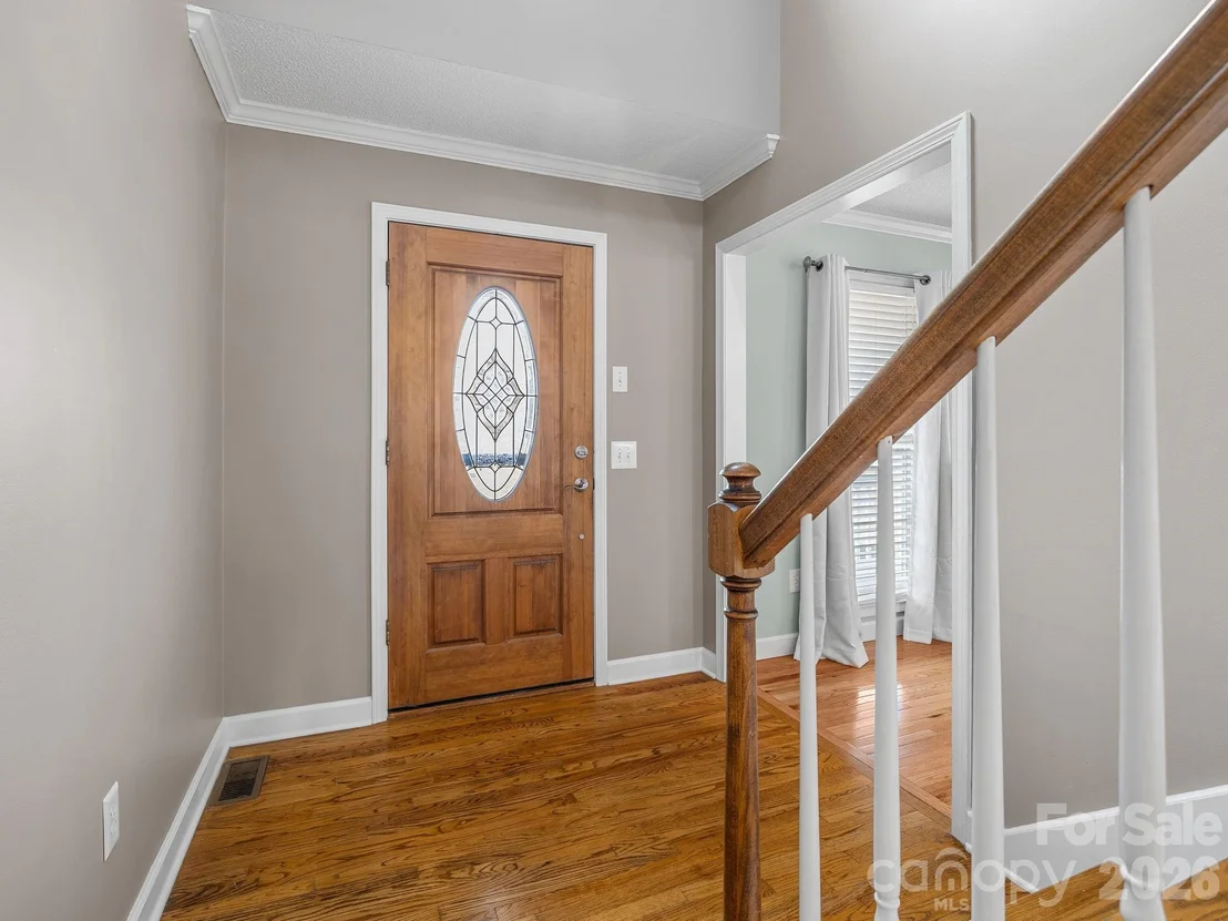 Photo of 1570 Roddy Road