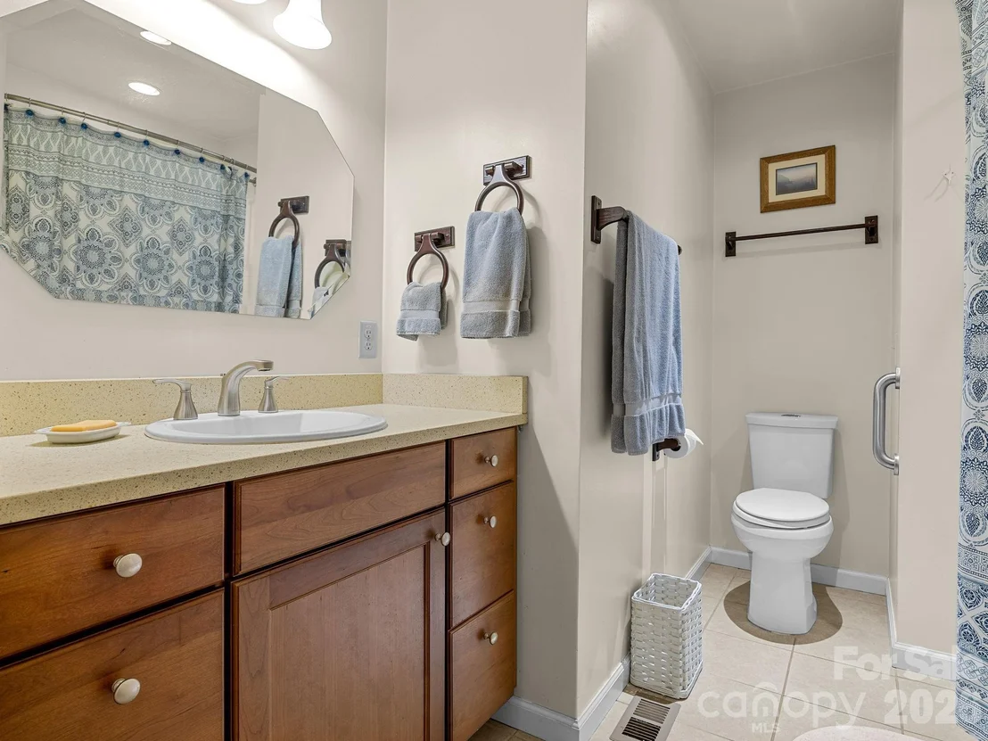 Photo of 160 Caledonia Road