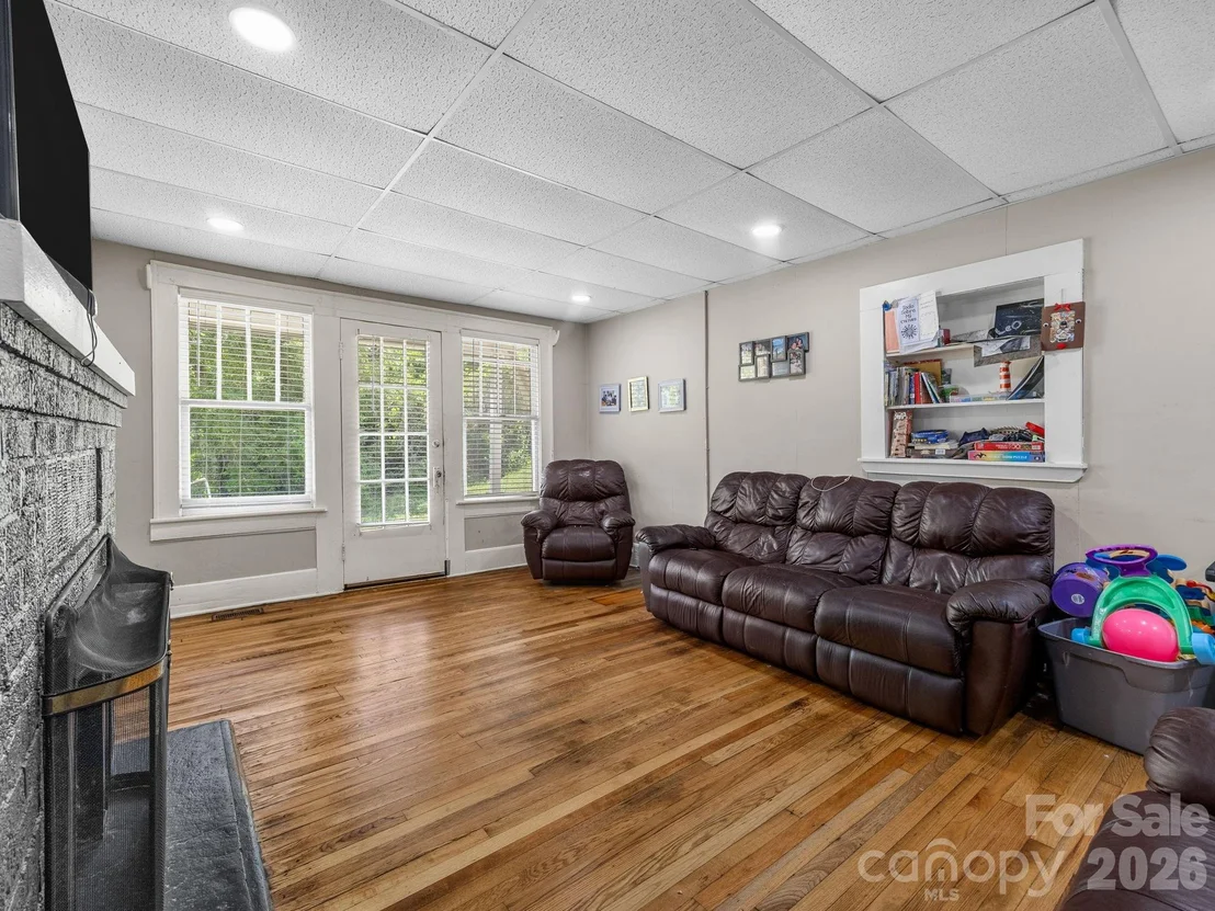 Photo of 110 Grady Avenue