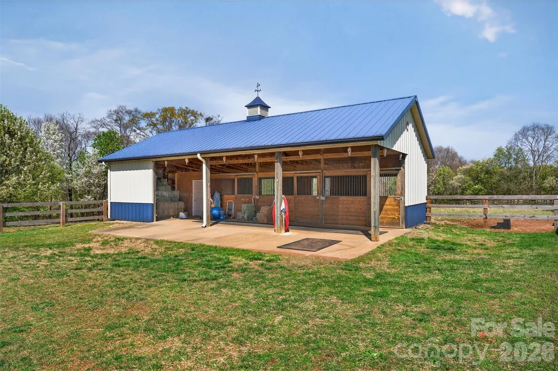 Photo of 341 Ridings Road