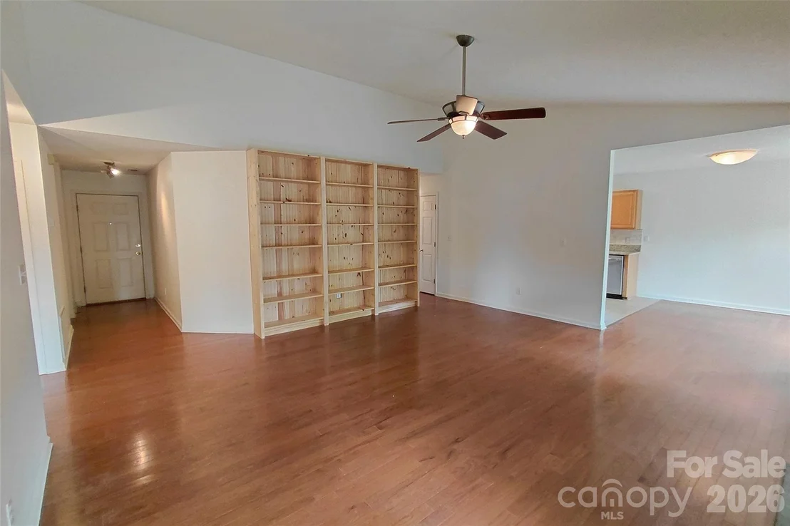 Photo of 1016 Thorncrest Drive