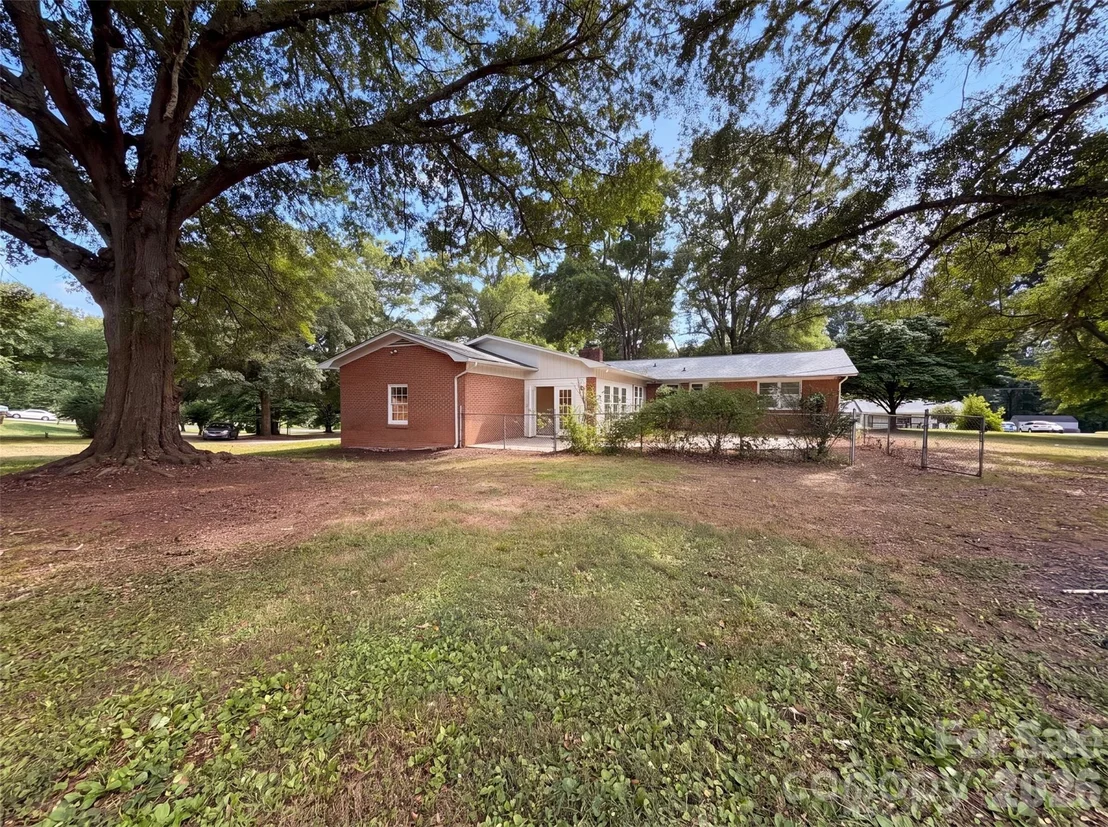 Photo of 1077 Allendale Circle