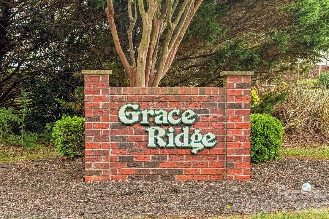 Photo of 596 Maple Ridge Circle