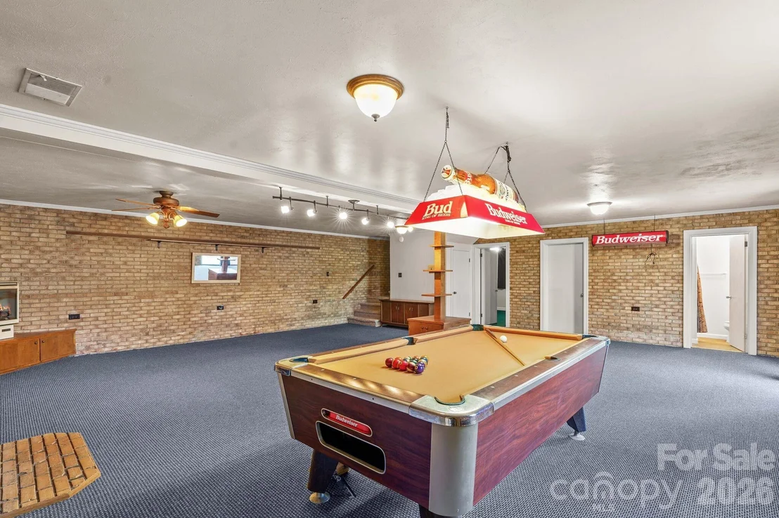 Photo of 5075 Lakeview Drive