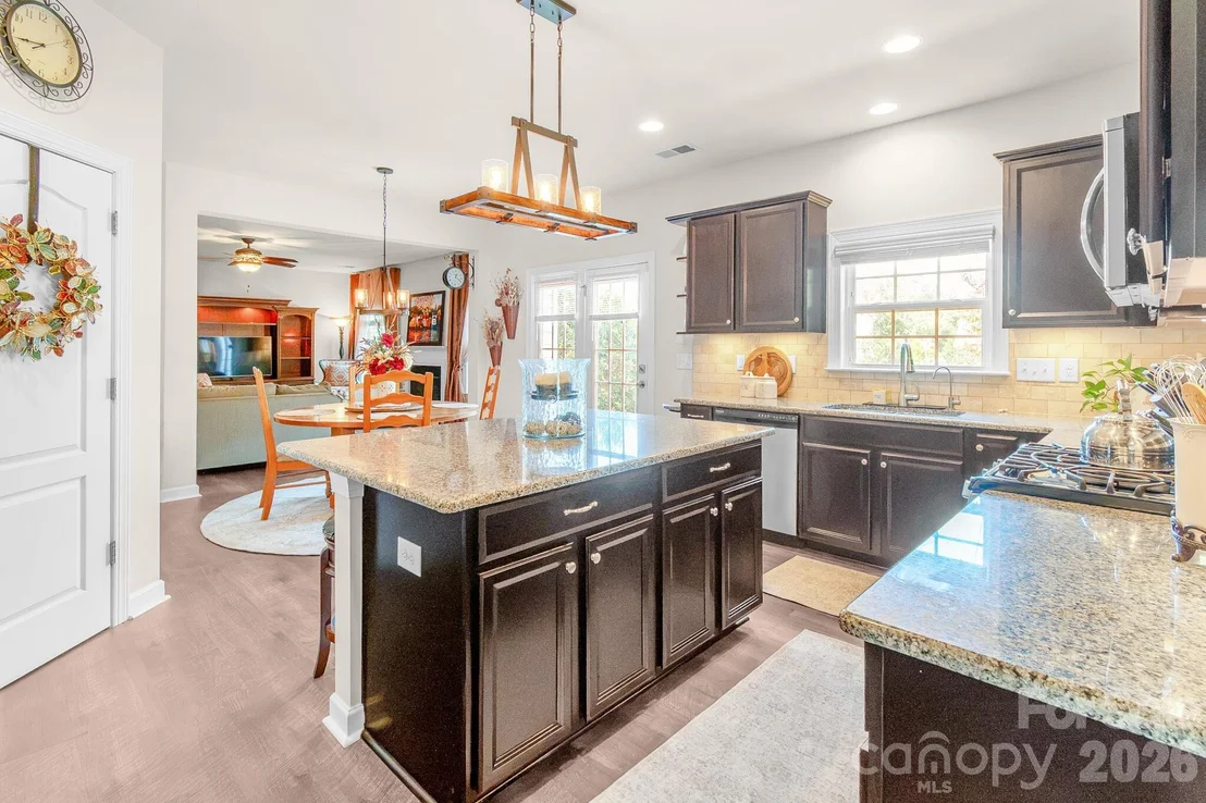 Photo of 2083 Topaz Plaza