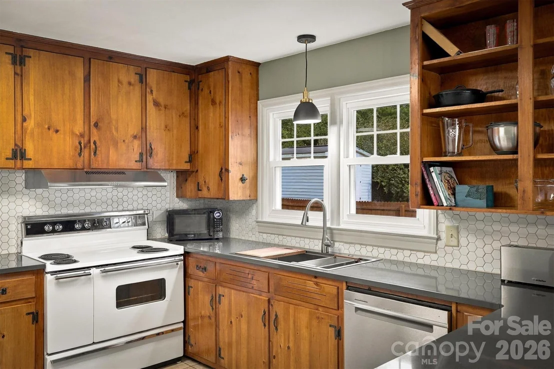 Photo of 214 Morehead Street