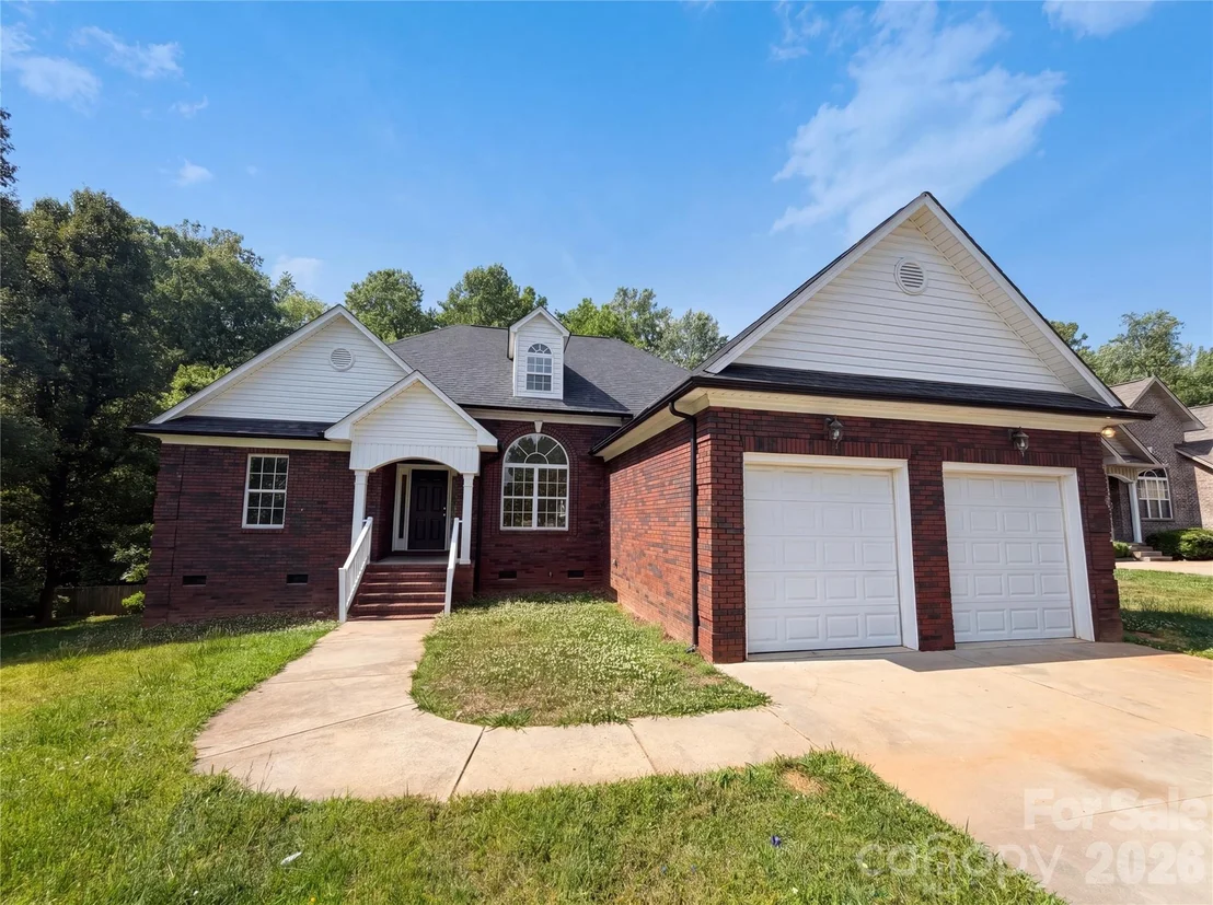 Photo of 301 River Birch Circle