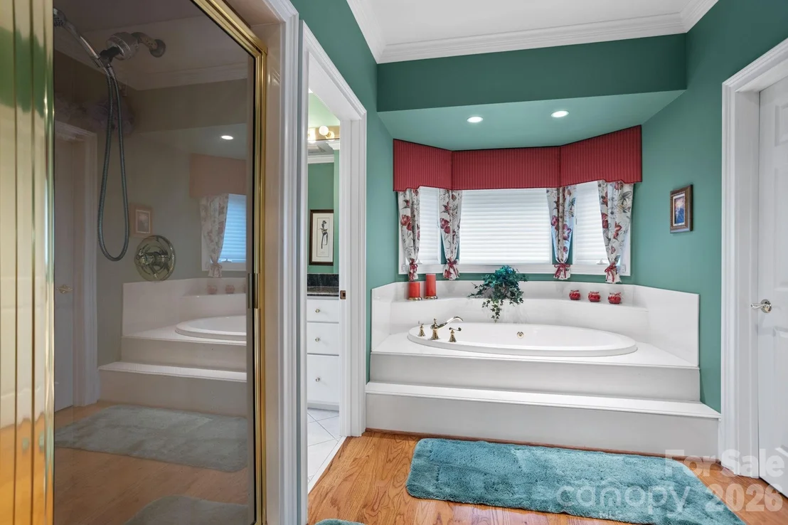 Photo of 209 Pineholt Lane