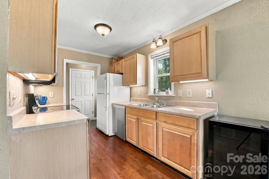 Photo of 190 Camelot Drive